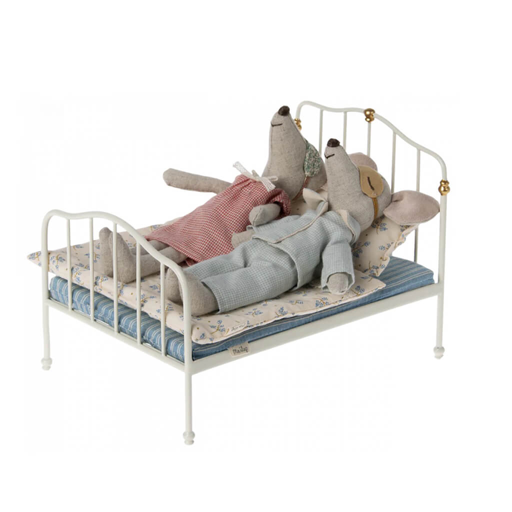 Maileg Parent Mouse Bed Off White