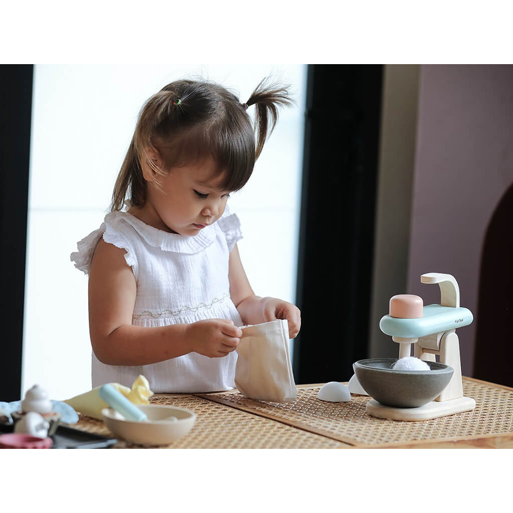 PlanToys Stand Mixer Set